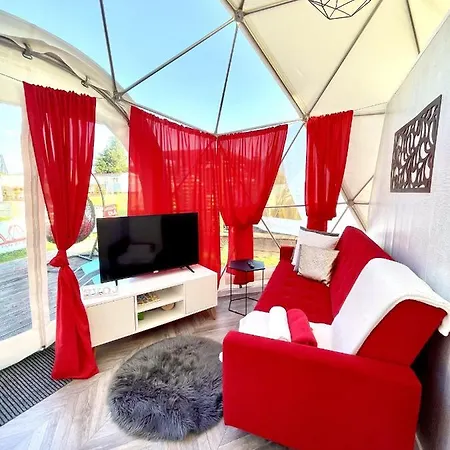 Holiday Park Zator פארק נופש *