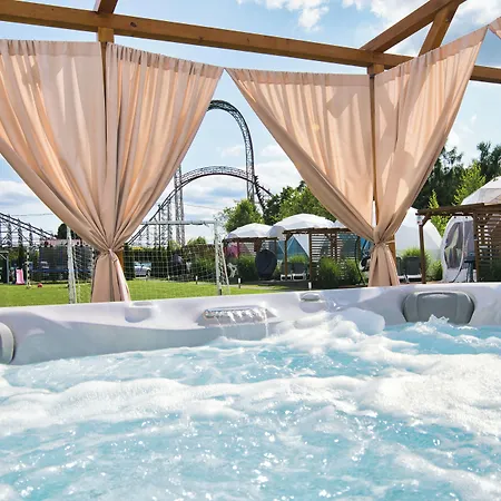 База відпочинку Holiday Park Zator Затор